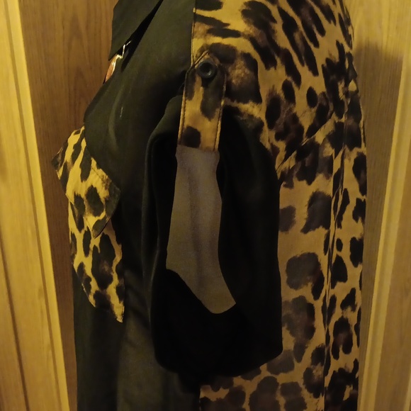 PAPAYA SHEER LEOPARD BUTTON DOWN BLOUSE - Picture 5 of 6